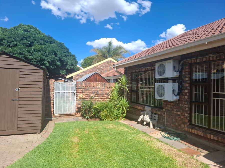 2 Bedroom Property for Sale in Pellissier Free State